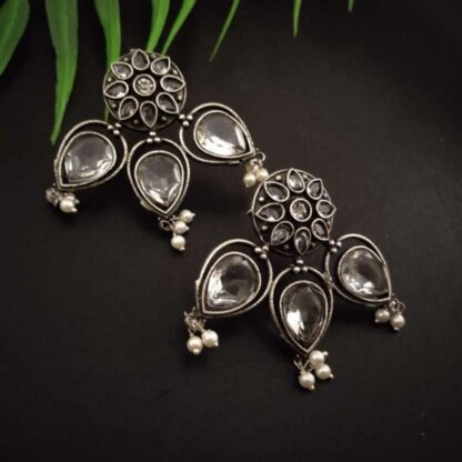 WHITE FLORAL ZIRCON