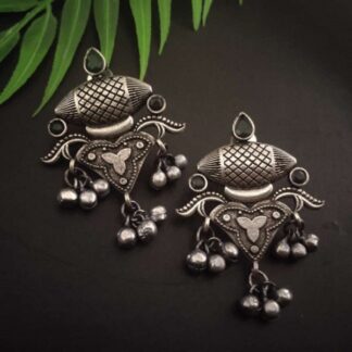 GREEN  OVAL  CHANDI