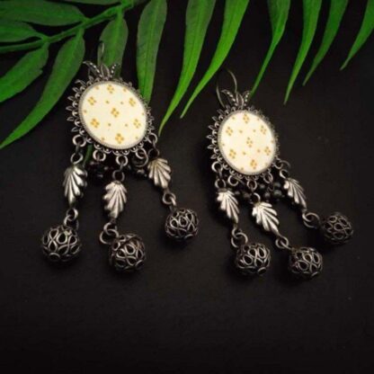 Round tribal handpainted -9