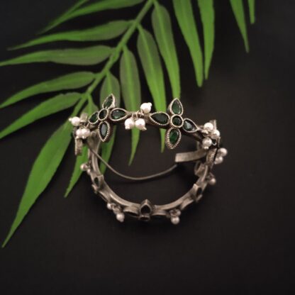 Green floral baalis