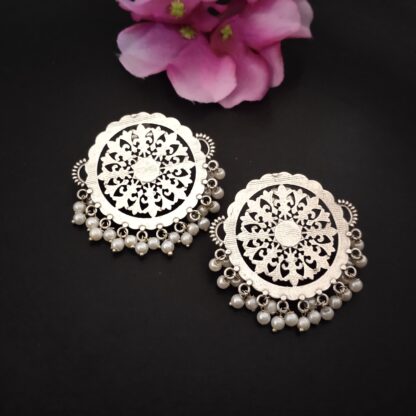 Classic jaali studs