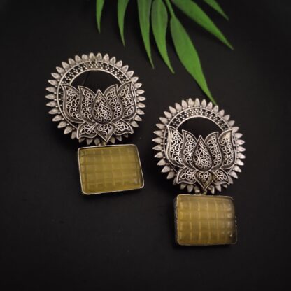 Yellow round lotus