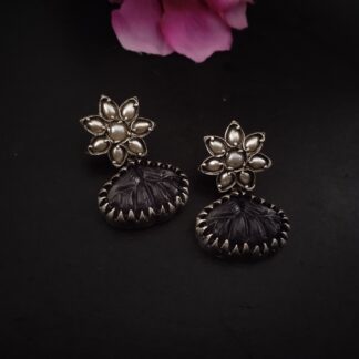 Floral pearl black