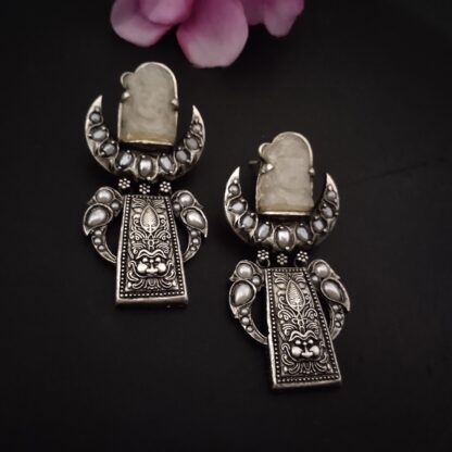 Grey Buddha mor