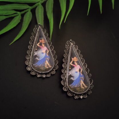 Quirky triangle studs - 8