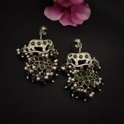 Green sabyadesi lotus Kemp