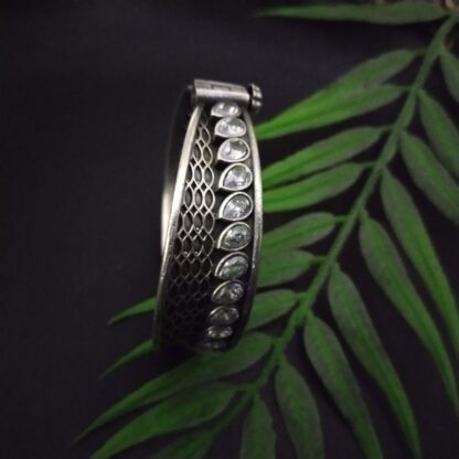 Tapered crystal kada - 2 - Image 2