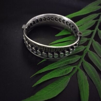 Tapered crystal kada - 2 - Image 3
