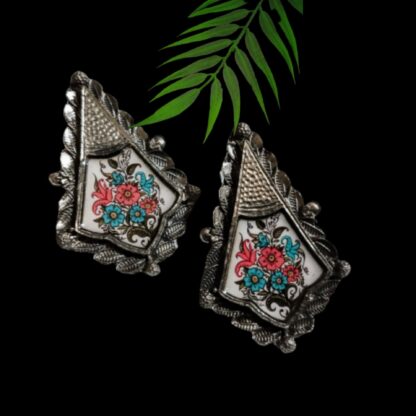 Quirky floral studs - 5
