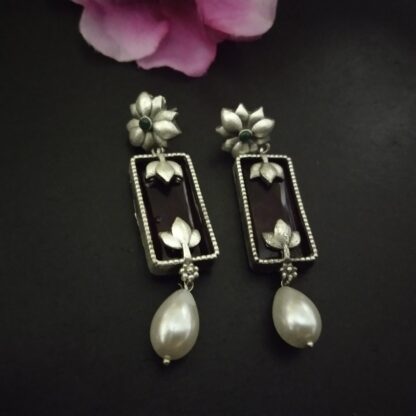 Maroon rectangle leaf studs
