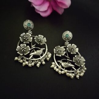 Triple flowers bird baalis