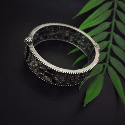 Floral crystal kada - 2 - Image 5