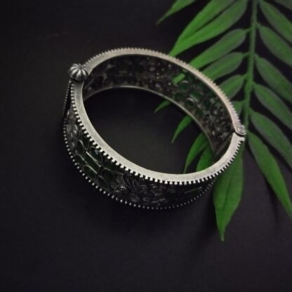 Floral crystal kada - 3 - Image 3
