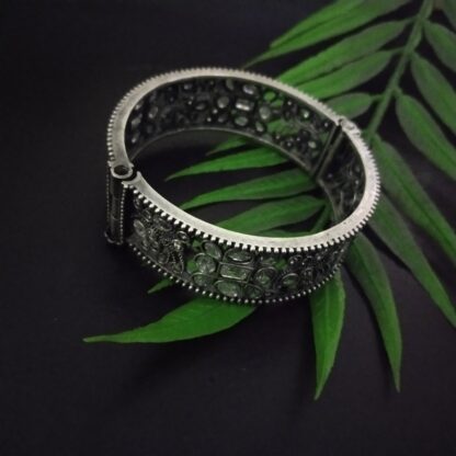 Floral crystal kada - 4 - Image 4