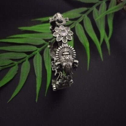 Ganesha crystal kada - 1 - Image 3
