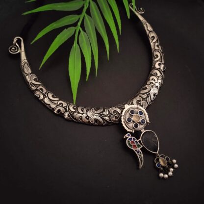 Ornate black chidiya hasli - Image 2