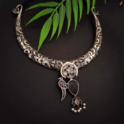 Ornate black chidiya hasli