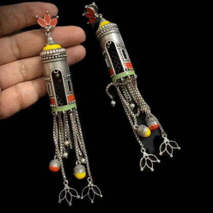 Quirky long jhumka