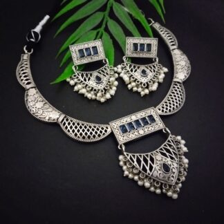 Dainty contemporary set - 2