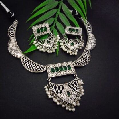 Dainty contemporary set - 3