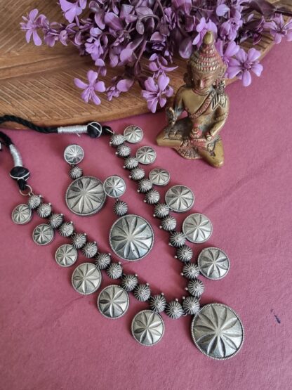 Dainty round disc set