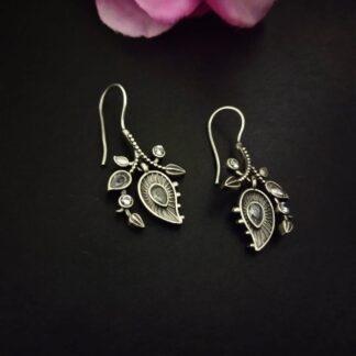 Dainty leaf danglers -1