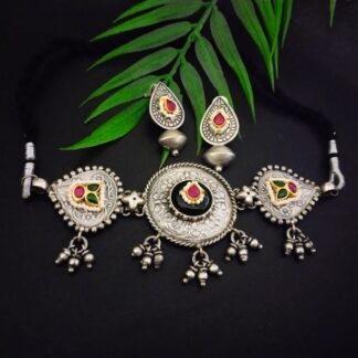 Ornate choker set