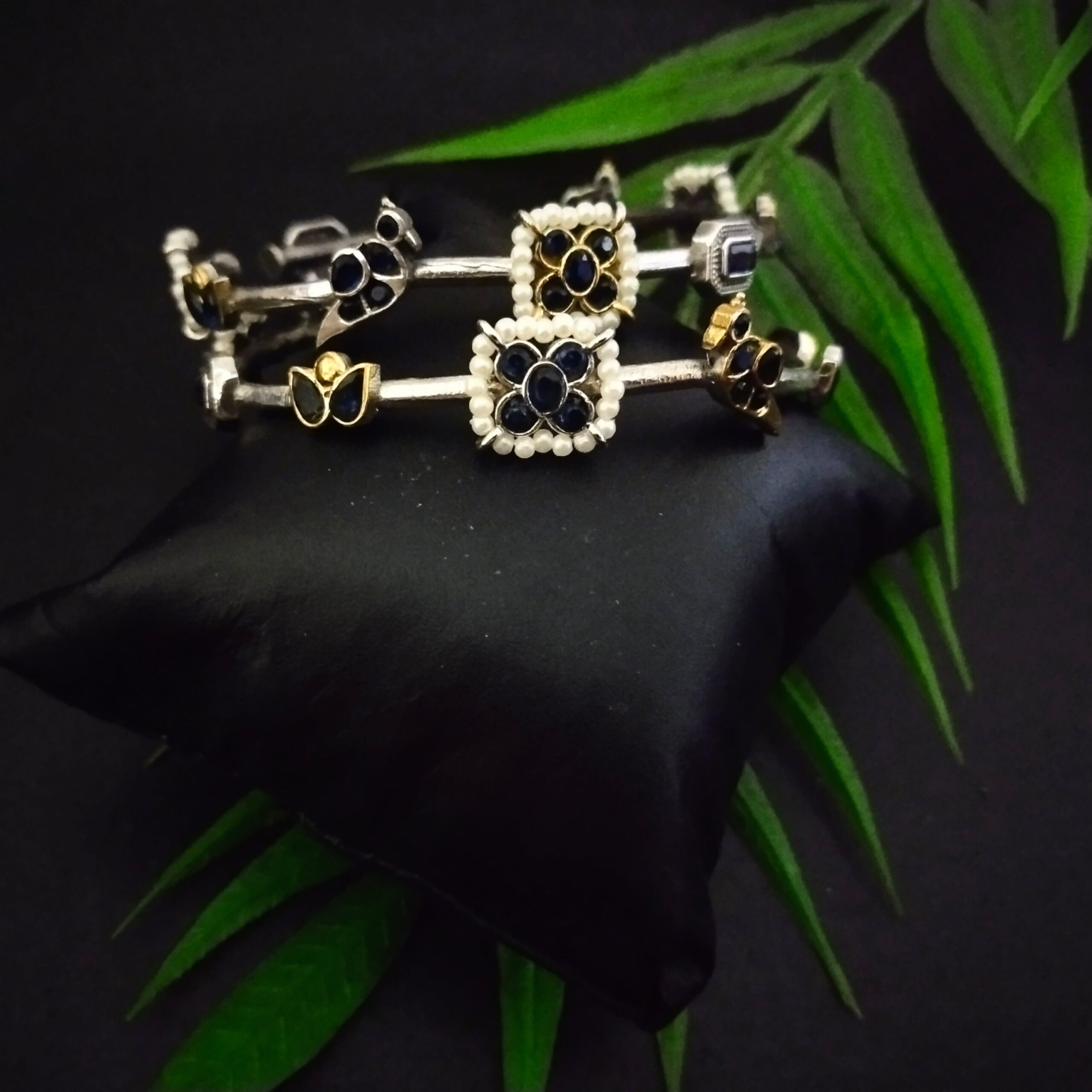 Kundan lotus chidiya bracelet - 2 / navy