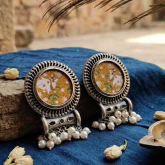 Round Nandi Taveez studs