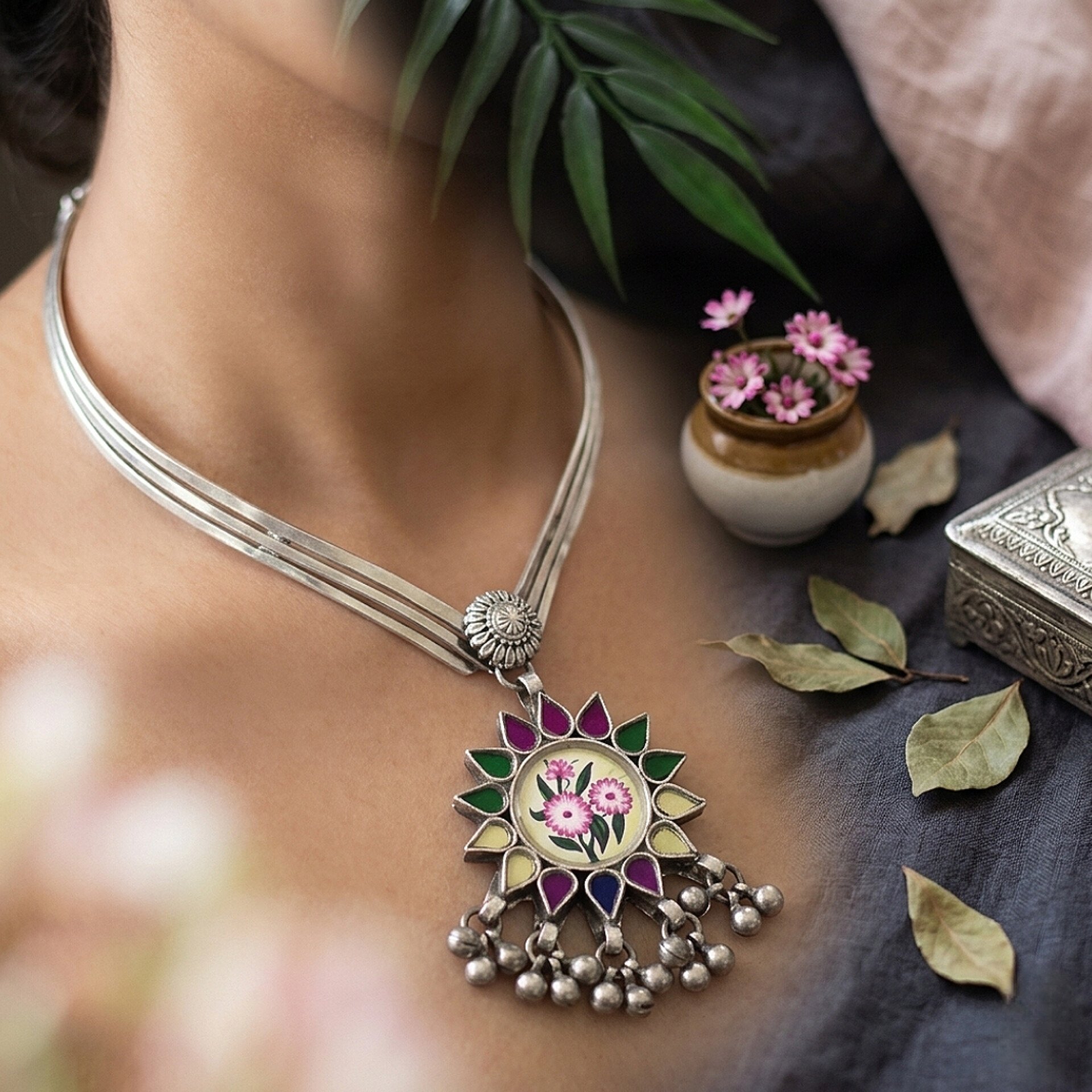 Contemporary hasli floral kaanch -1 - Image 2