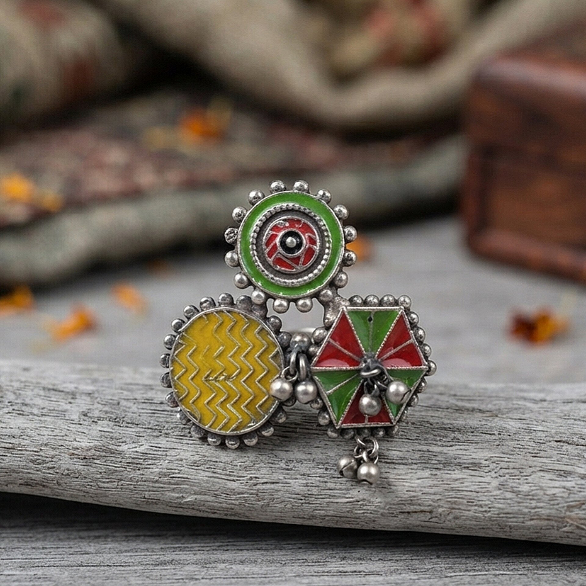 Colourful geometric ring - Image 2